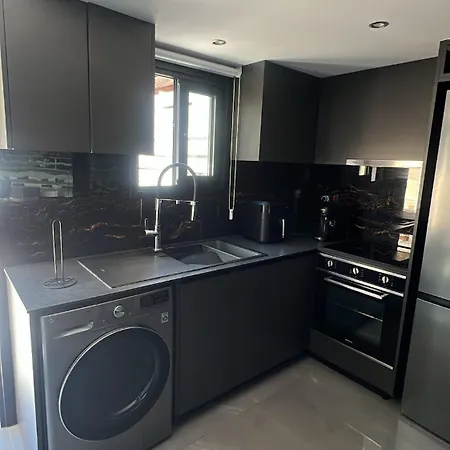 Apartman Modern Chic In Prime Location Paphos
